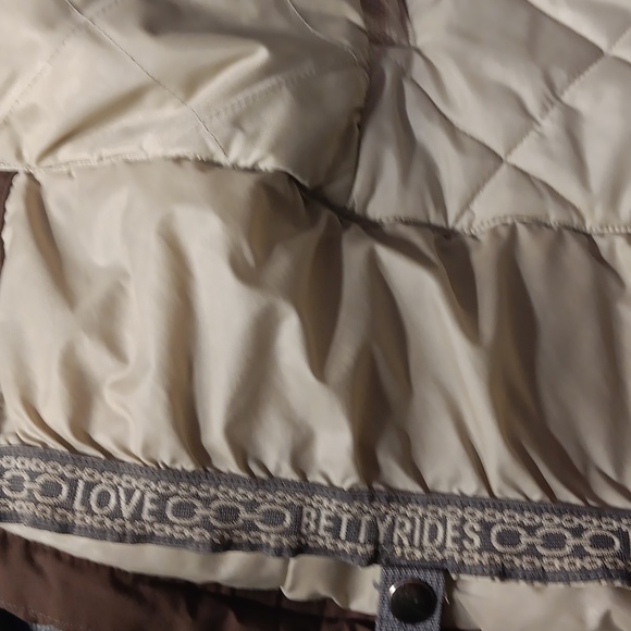 Betty Rides Snowboard Jacket w/ Detachable Fur Hood - Picture 9 of 10